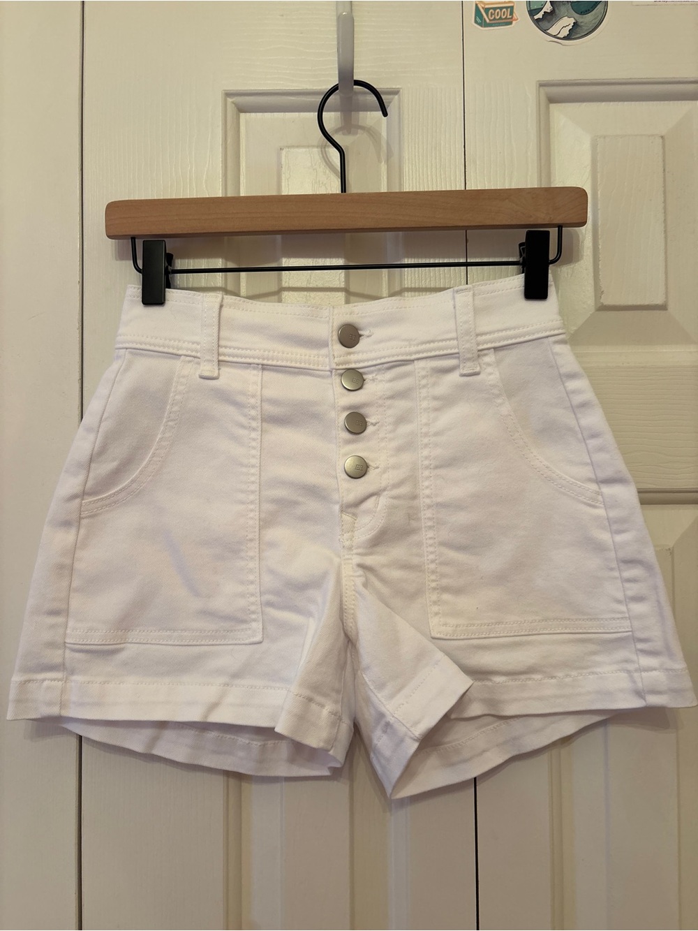 Evereve White High-Waist Button-Front Women's Shorts